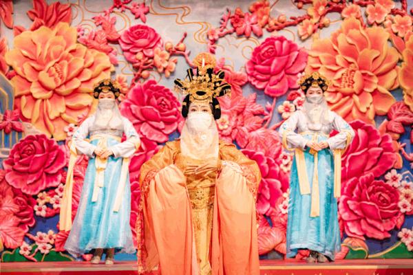 西安人喜欢收集核酸贴纸的背后……齐心、乐观、老陕的小活泼~