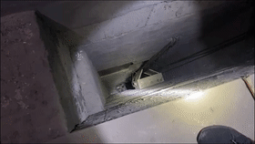 一男子在KTV上洗手间，突然人“不见”了？