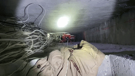 一男子在KTV上洗手间，突然人“不见”了？