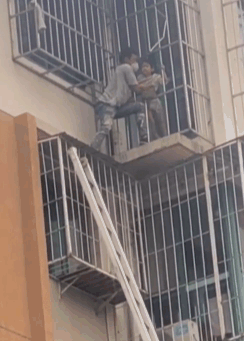 徒手爬6楼救下孩子的小伙，找到了！