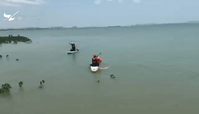 突发!厦门9名游客被困海中,包括两名小孩,消防紧急救援 突发!厦门9名游客被困海中,包括两名小孩,消防紧急救援