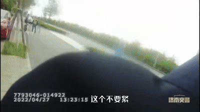 叮咚，你的这单外卖是警察蜀黍送的！