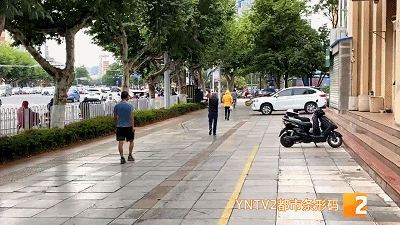 “感觉像过冬天一样…”五月中旬，大衣、羽绒服再现昆明街头，未来天气情况是……