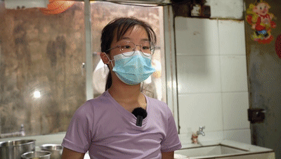 “魔性”颠勺起锅、会做五六十道菜，这个小女孩火了！