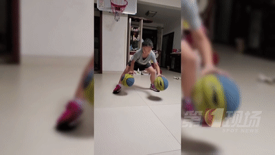 深圳9岁“篮球女孩”火出圈,简直不要太!飒!了! 深圳9岁“篮球女孩”火出圈,简直不要太!飒!了!