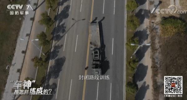 酷！兵哥驾驶重卡漂移掉头！