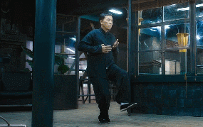 小伙挑战“叶问蹲”时用力过猛,痔疮破裂…… 小伙挑战“叶问蹲”时用力过猛,痔疮破裂……