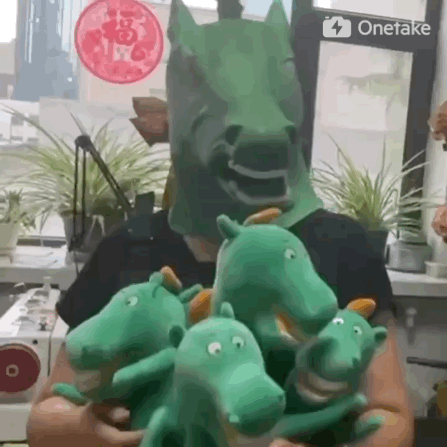 “马踏飞燕”玩偶“丑萌”出圈！网友：还是“绿马”，用心了