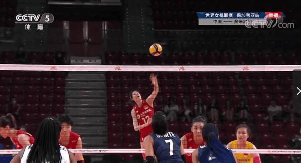 中国女排3-0击败多米尼加，锁定世界联赛总决赛资格
