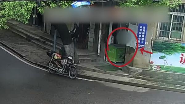 大快人心！三男子用假币找零套现被抓