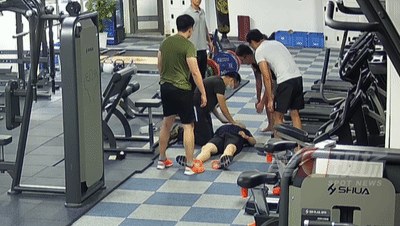 黄金5分钟！一男子健身时倒地，他们接力施救→