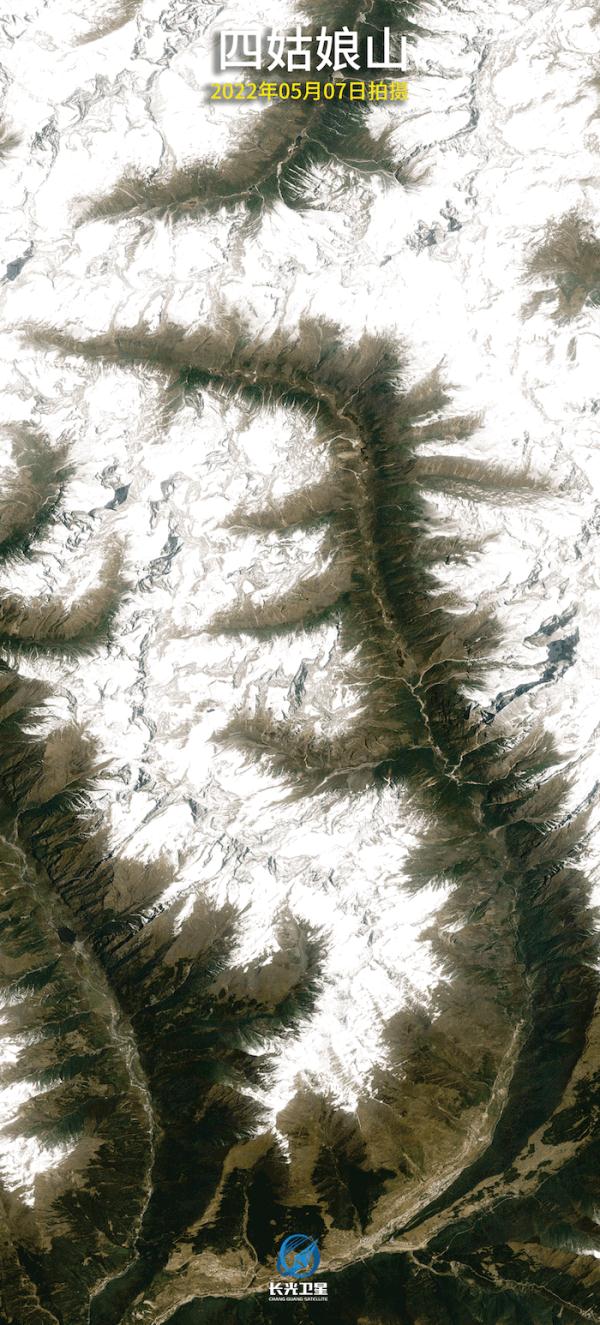 新疆冰山北极冰川都在融化!卫星告诉你今夏有多热 新疆冰山北极冰川都在融化!卫星告诉你今夏有多热