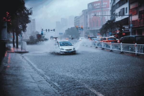 新台风胚胎正在酝酿中！珠海暴雨继续下！家有老人小孩的一定注意！