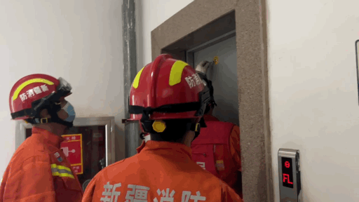 电梯故障导致18人被困，有窒息风险