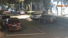 凌晨,后备箱突然自动打开,露出20万元 凌晨,后备箱突然自动打开,露出20万元