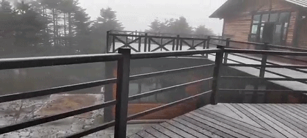 今天，昆明这个地方下雪了！！！