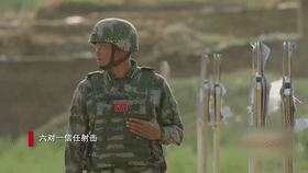 眼神“凶狠”网友却说“超暖”，他有一等功×2！二等功×2！三等功×6！