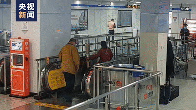 这个踉踉跄跄的身影,坚定又勇敢! 这个踉踉跄跄的身影,坚定又勇敢!