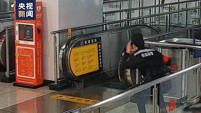 这个踉踉跄跄的身影,坚定又勇敢! 这个踉踉跄跄的身影,坚定又勇敢!