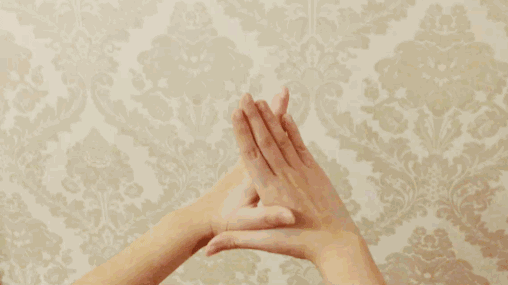 气血不足人易老！一个简单小动作，就能补气又养血！