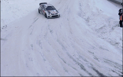 下雪天怎么开前驱、后驱、四驱车？
