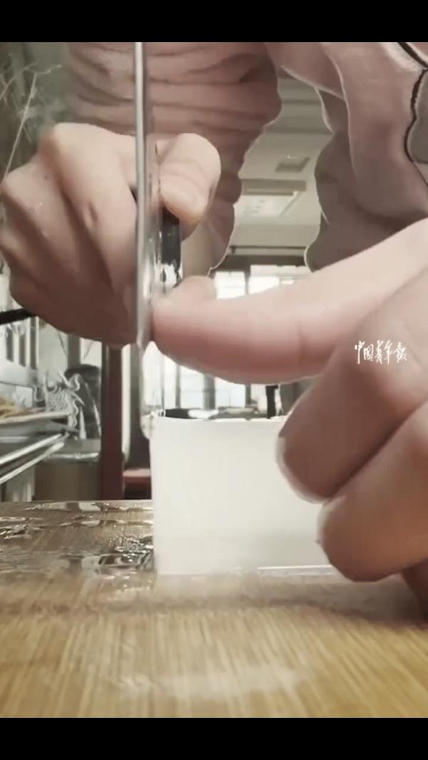 一气呵成，手艺娴熟，这群大学生有点“真功夫”！