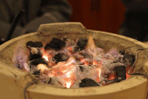 夫妻烧炭取暖中毒晕倒！13岁儿子听到响动救回爸妈性命