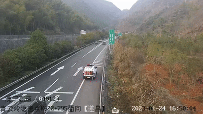 “速度提不起来开慢车道上去！”交警霸气怒吼，网友：好听