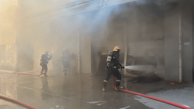 一厂房复工燃放“开门炮”，不料引发火灾！