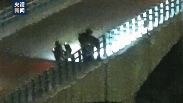 外卖超时？小哥正在送“忘”仔！