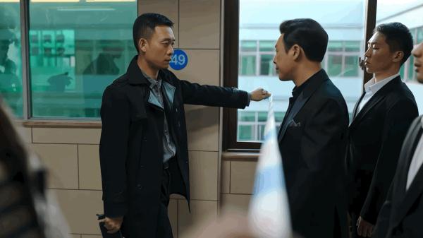 真“刑”!解锁《狂飙》中的普法名场面 真“刑”!解锁《狂飙》中的普法名场面