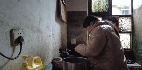 南昌一出租房内！“爸妈”和5个孤儿！背后故事让人感动