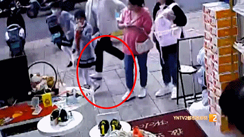 菜刀从何来？发现异常缺口？“天降菜刀”事件进展：警方深入调查……