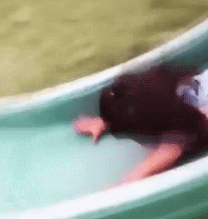 孩子玩滑梯被同伴推下摔成十级伤残,索赔14万!法院判了 孩子玩滑梯被同伴推下摔成十级伤残,索赔14万!法院判了