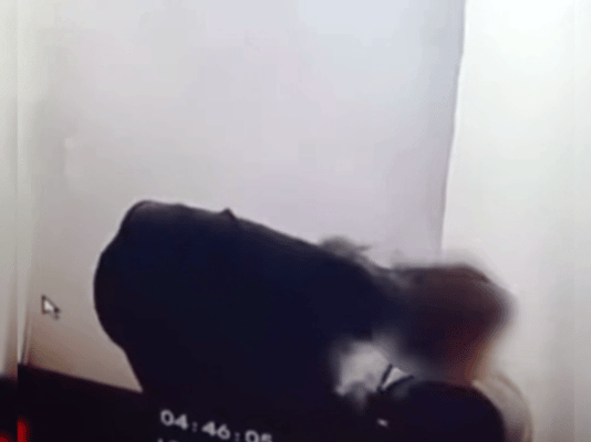 灭火器当“玩具”?浙江一男子把自己“玩”进医院! 灭火器当“玩具”?浙江一男子把自己“玩”进医院!