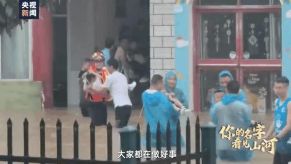 “雷锋像对亲弟弟一样对我，我非常想念他”