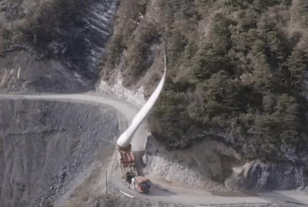 75米长风机叶片如何运上山？答案来了