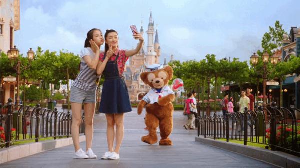 【提示】经典迪士尼朋友互动体验回归啦！来拥抱，来握手，来合影留念吧→