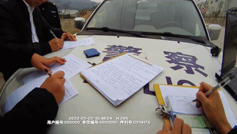 浙江街头，多名驾驶员围在警车旁“罚抄” ！网友：希望推广