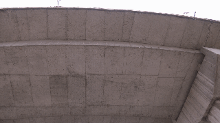 大妈们占用架空层跳广场舞,小伙阻拦被“哭丧” 大妈们占用架空层跳广场舞,小伙阻拦被“哭丧”