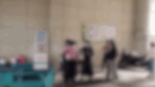 大妈们占用架空层跳广场舞,小伙阻拦被“哭丧” 大妈们占用架空层跳广场舞,小伙阻拦被“哭丧”