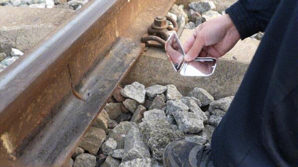 奇奇怪怪？！铁路职工上班需要镜子、摩丝、号角 、粉笔……