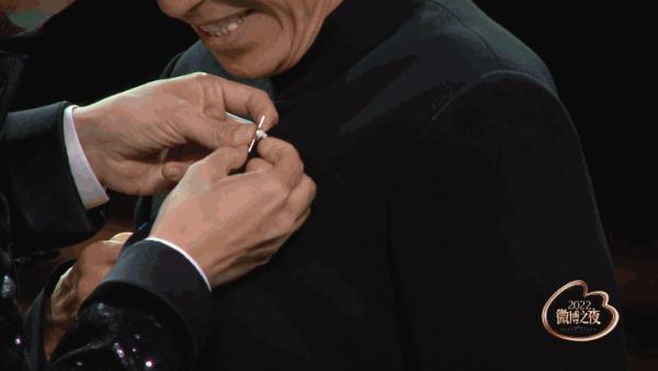 当导演35年要“从零开始”，张艺谋喊话：我还是一个年轻人！