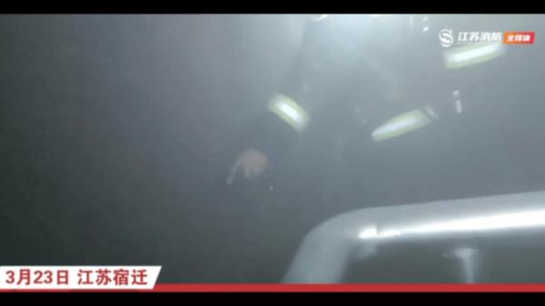 太冲动!放火泄愤,消防成功搜救疏散两名群众 太冲动!放火泄愤,消防成功搜救疏散两名群众