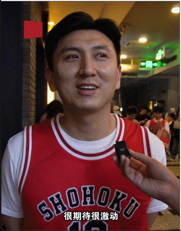 今天凌晨，爆满！上海人的朋友圈刷屏了，平时不熬夜的中年人都冲了：这辈子最不能错过的事