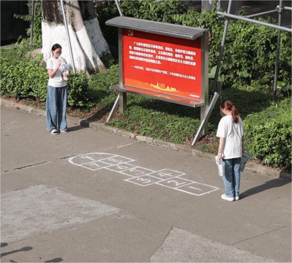 当东莞校园出现“跳房子”，接下来的画面令人感慨…