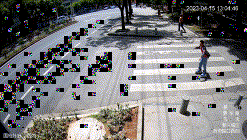 9岁男孩在闹市玩滑轮，被弹飞8米，是谁害了他？