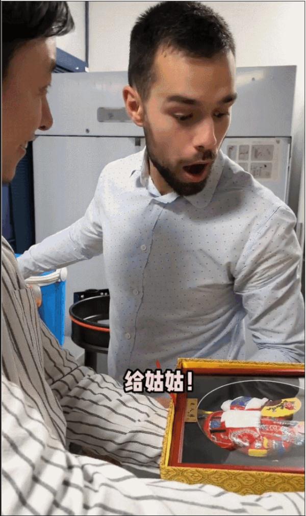 山东婆婆法国做手擀面,馋哭隔壁邻居! 山东婆婆法国做手擀面,馋哭隔壁邻居!