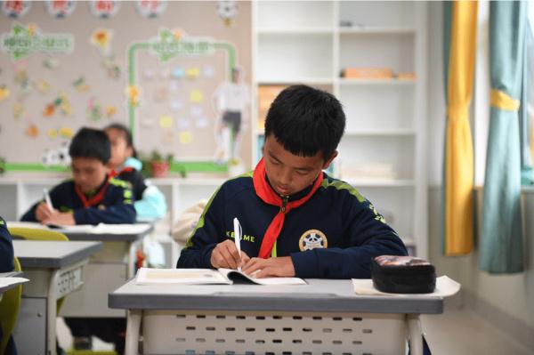 大凉山的足球小将 大凉山的足球小将