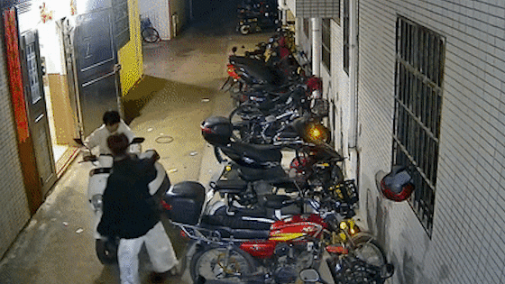 外卖屡屡“失踪”？原来有人趁乱“零元购”！